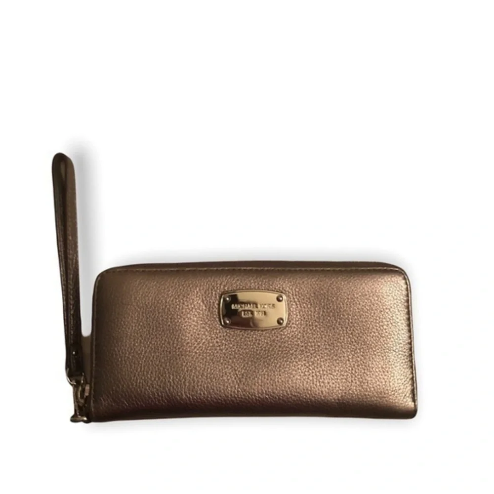 Michael kors silver leather metallic wristlet clutch wallet bag